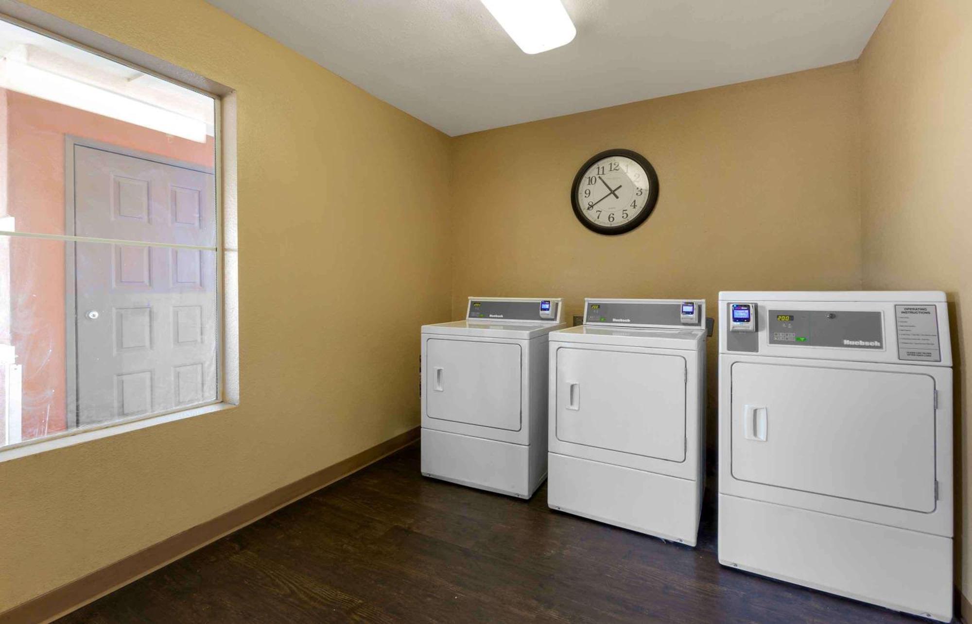 Extended Stay America Suites - Phoenix - Chandler - E Chandler Blvd מראה חיצוני תמונה