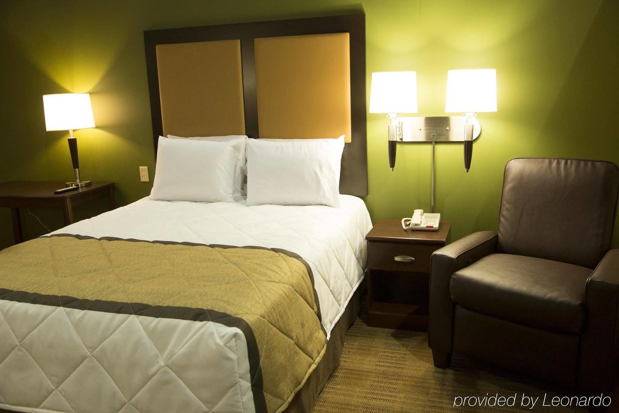Extended Stay America Suites - Phoenix - Chandler - E Chandler Blvd מראה חיצוני תמונה